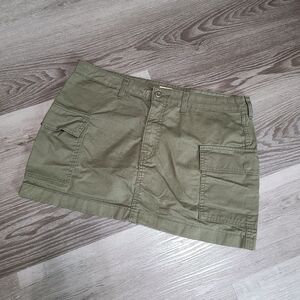 Levi's Women's green '94 cargo skirt size 31